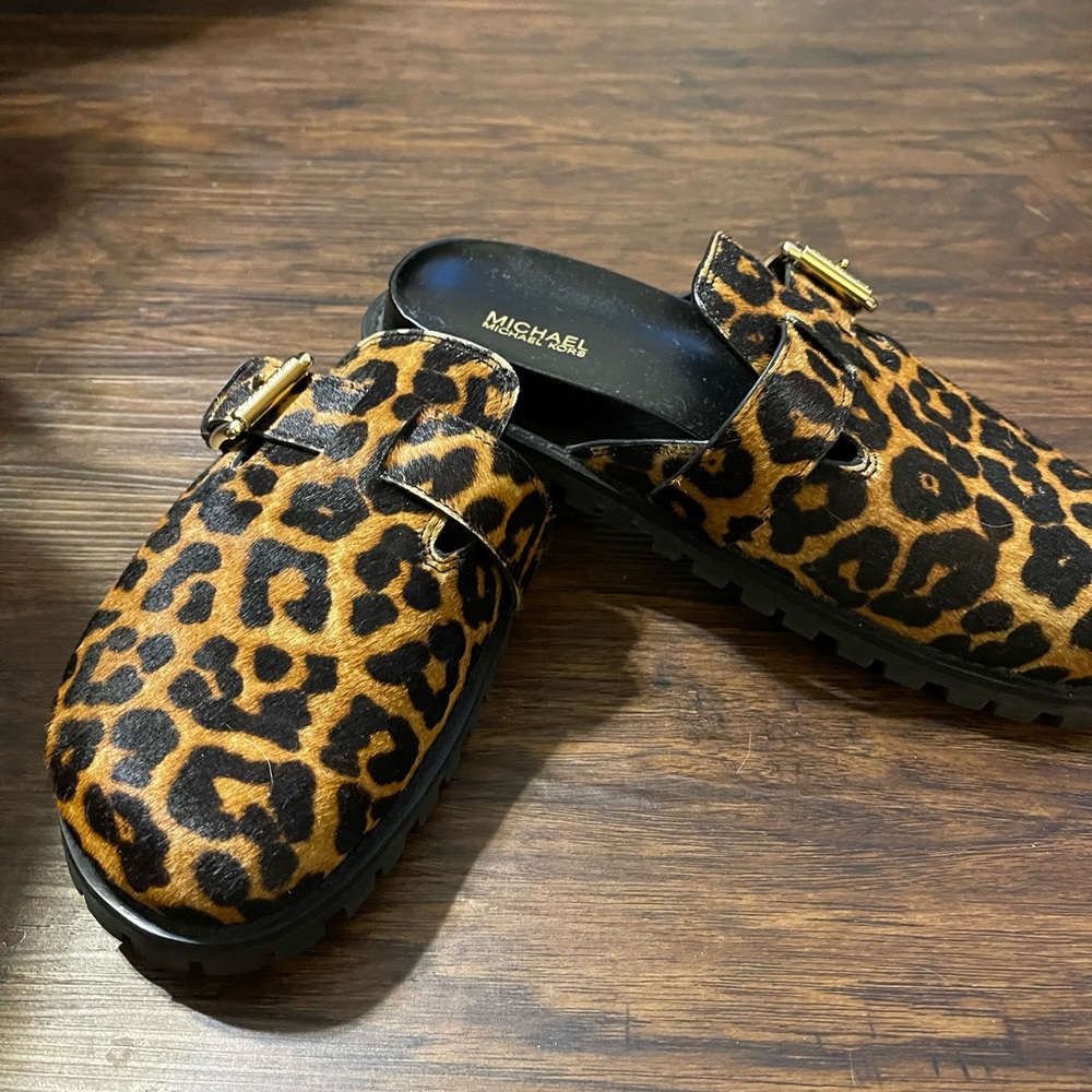 Micheal Kors Judd cheetah, leopard print calf hair mule slide.